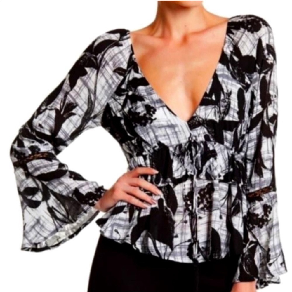 Astr the label top floral black and gray - Picture 3 of 6